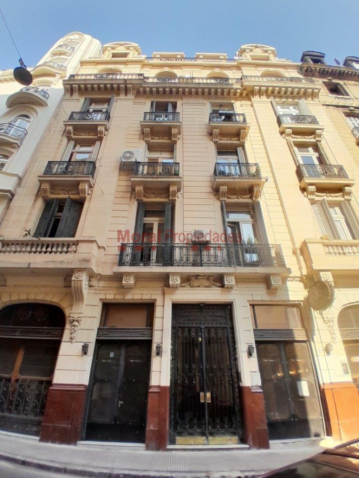 MONSERRAT. SEMIPISO DE 4 AMBIENTES A PURO SOL / 132 m2 
