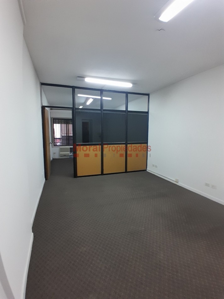 MONOAMBIENTE DIVISIBLE. 38 M2. APTO PROFESIONAL